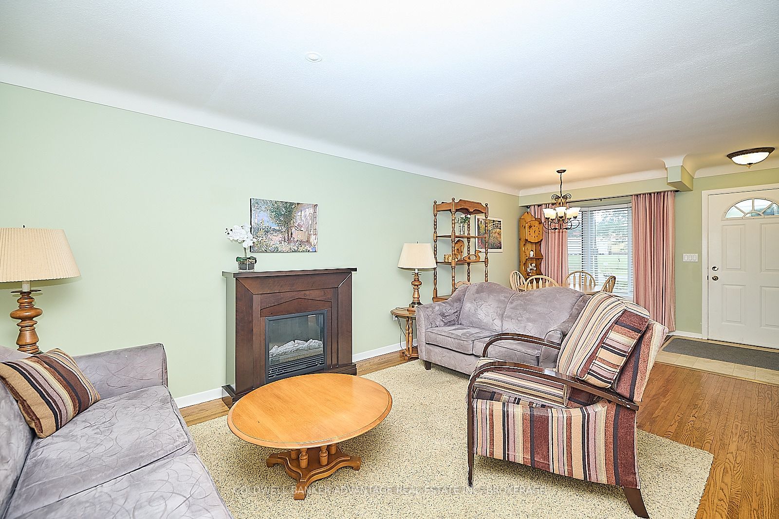 Listing Image 11