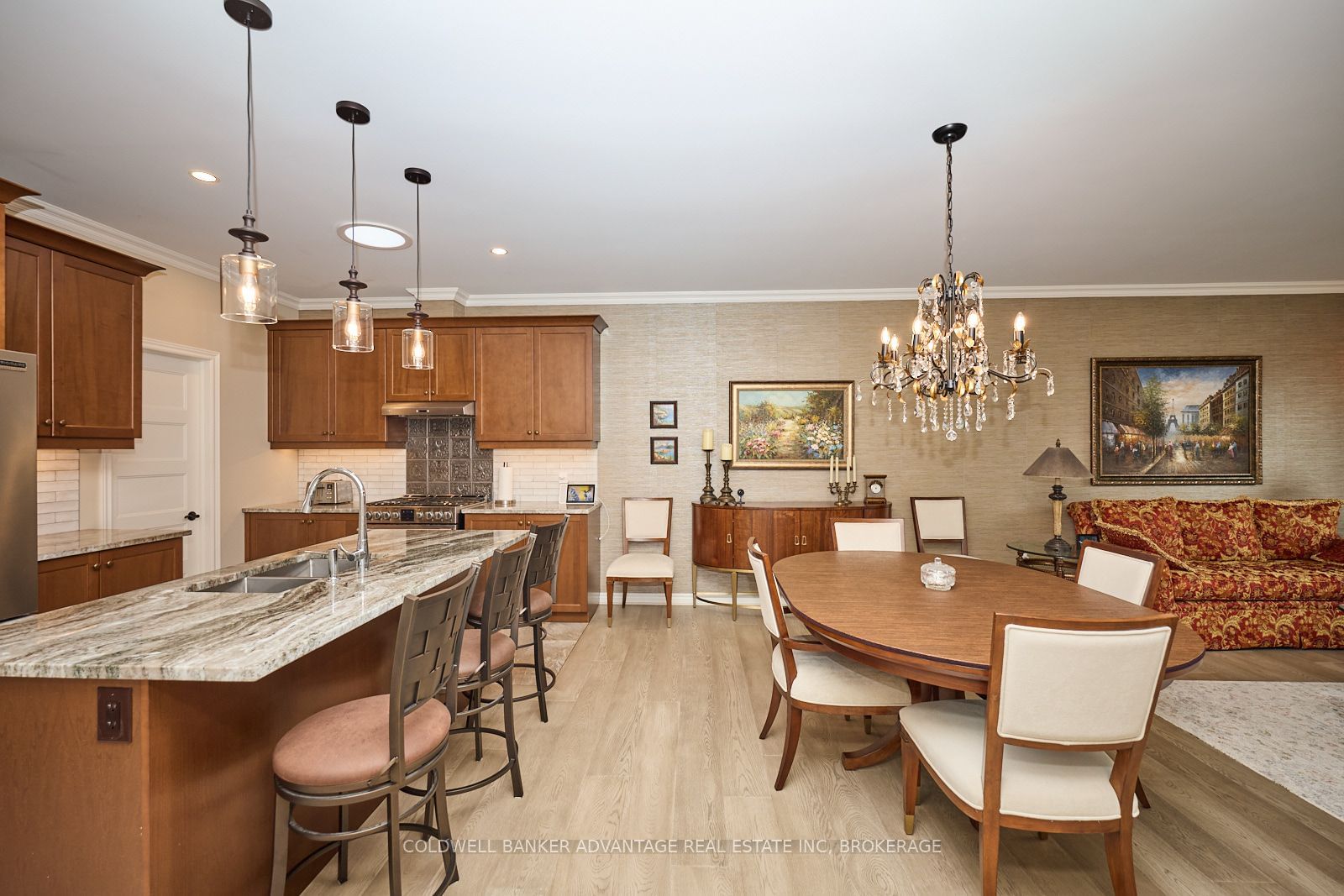 Listing Image 10
