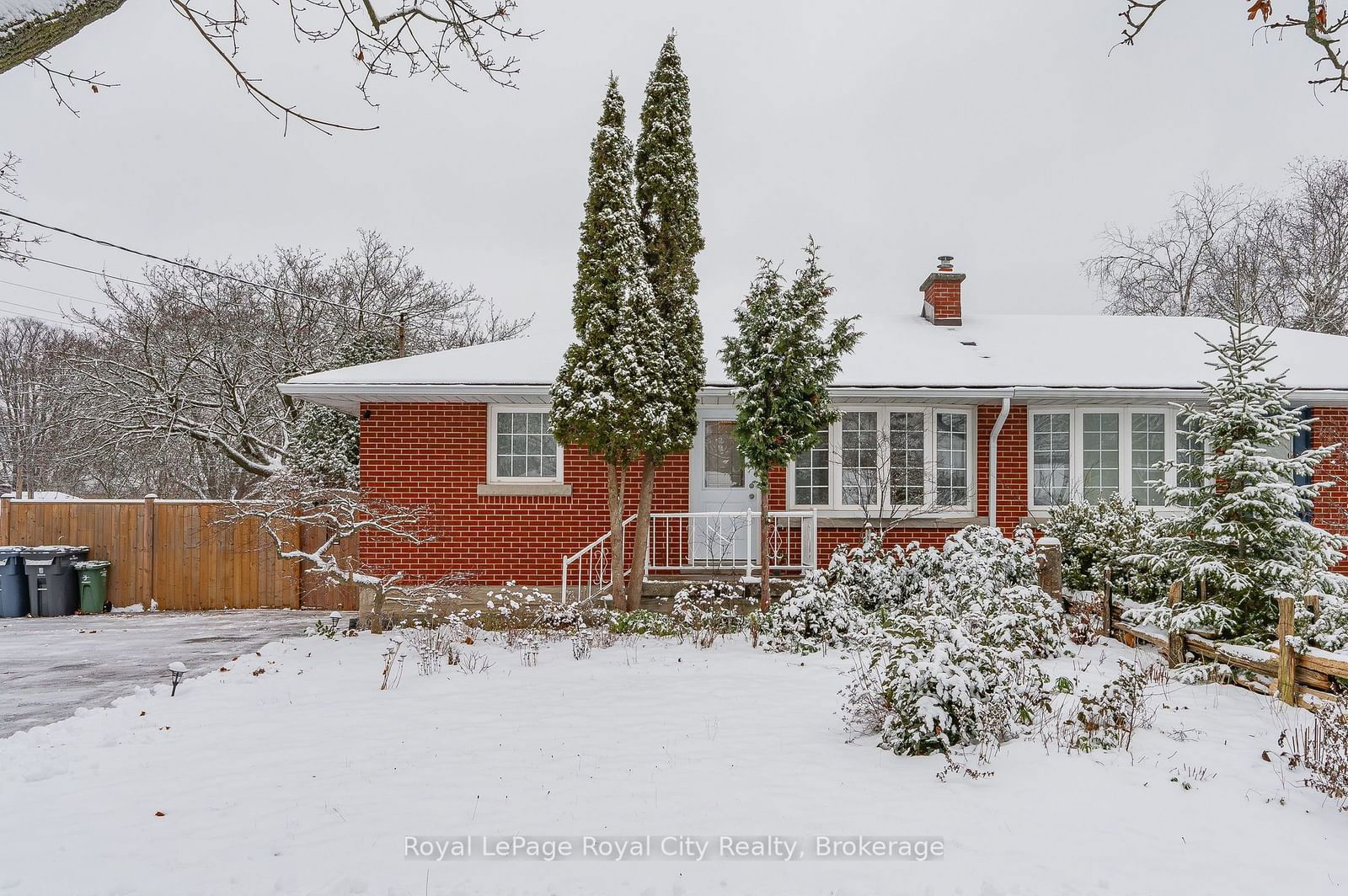 Semi-Detached House sold at 45 BRIGHTON Street, Guelph, Waverley, N1E 3T2 - MLS: X11908053