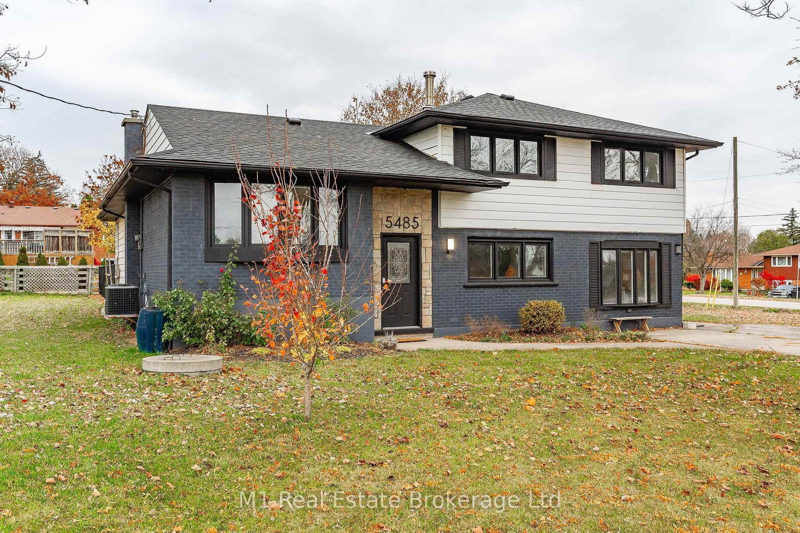 Listing Image 4
