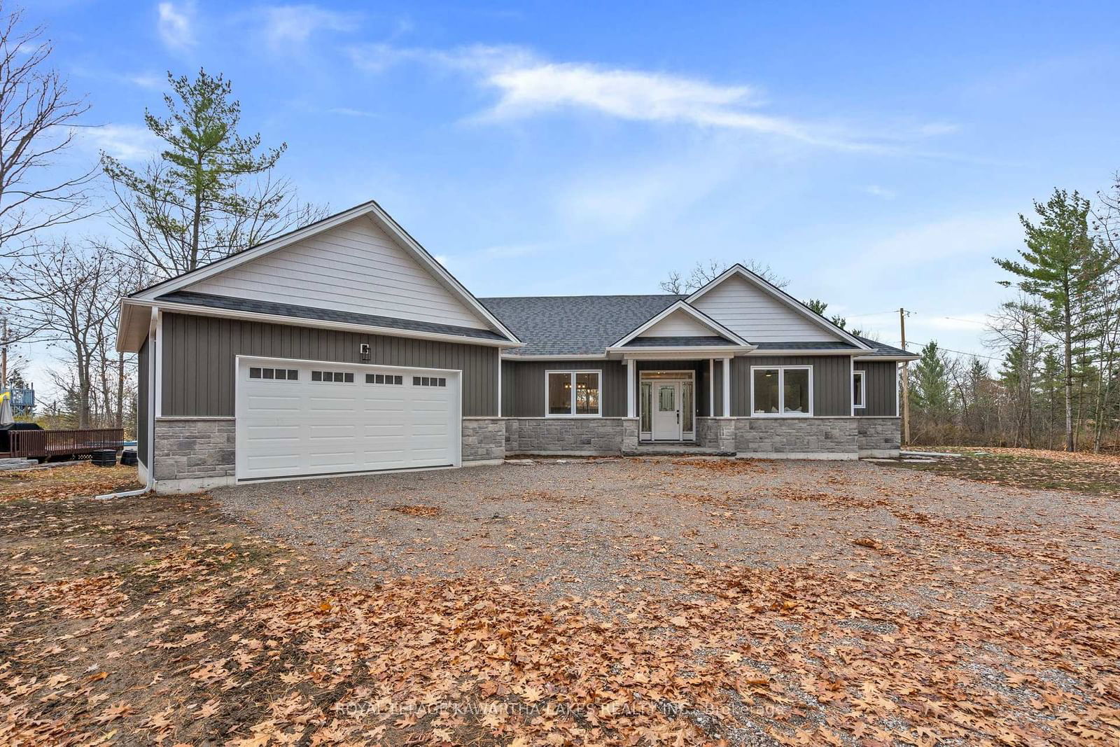 Detached House sold at 380 Highway 36, Kawartha Lakes, Bobcaygeon, K0M 1A0 - MLS: X11908073