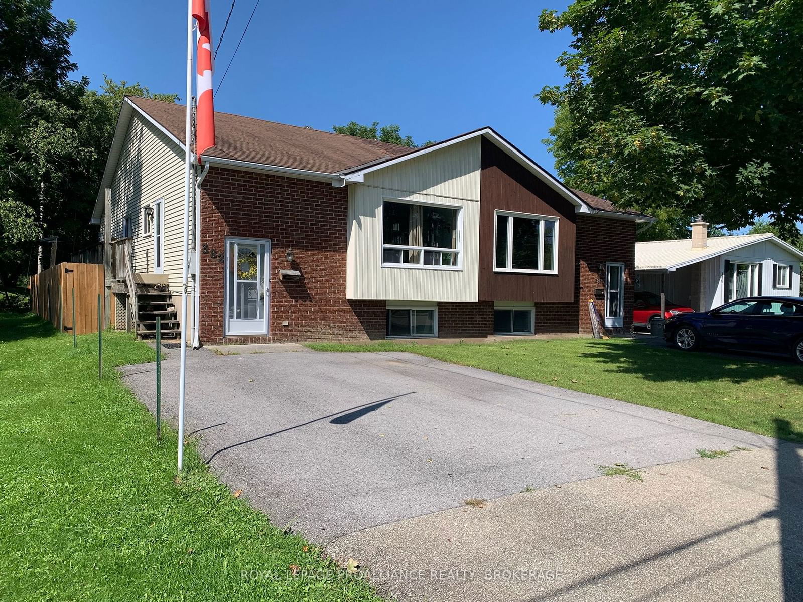 Semi-Detached House sold at 382 VICTORIA Avenue, Gananoque, 821 - Gananoque, K7G 2S5 - MLS: X11908437