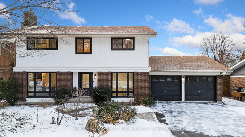 home for sale on 5 Rutherford Crescent