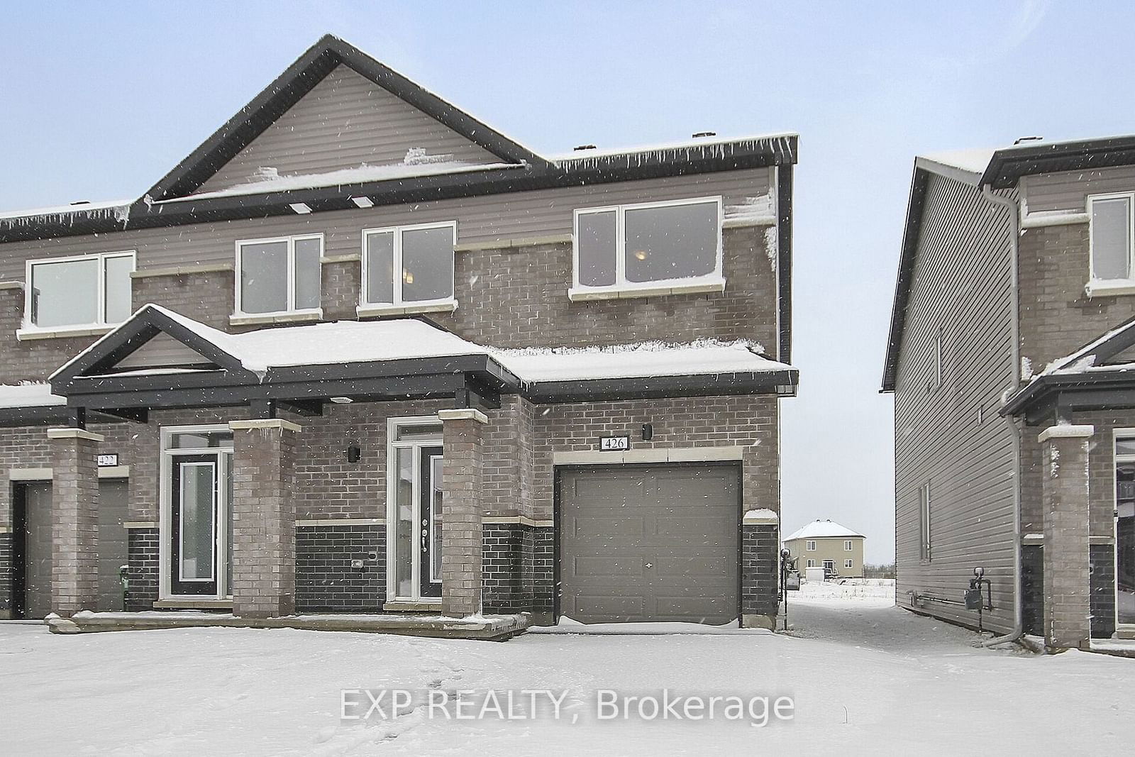 Townhouse for sale at 1922 HAWKER, Carp - Huntley Ward, 9104 - Huntley Ward (South East), K0A 1L0 - MLS: X11909112