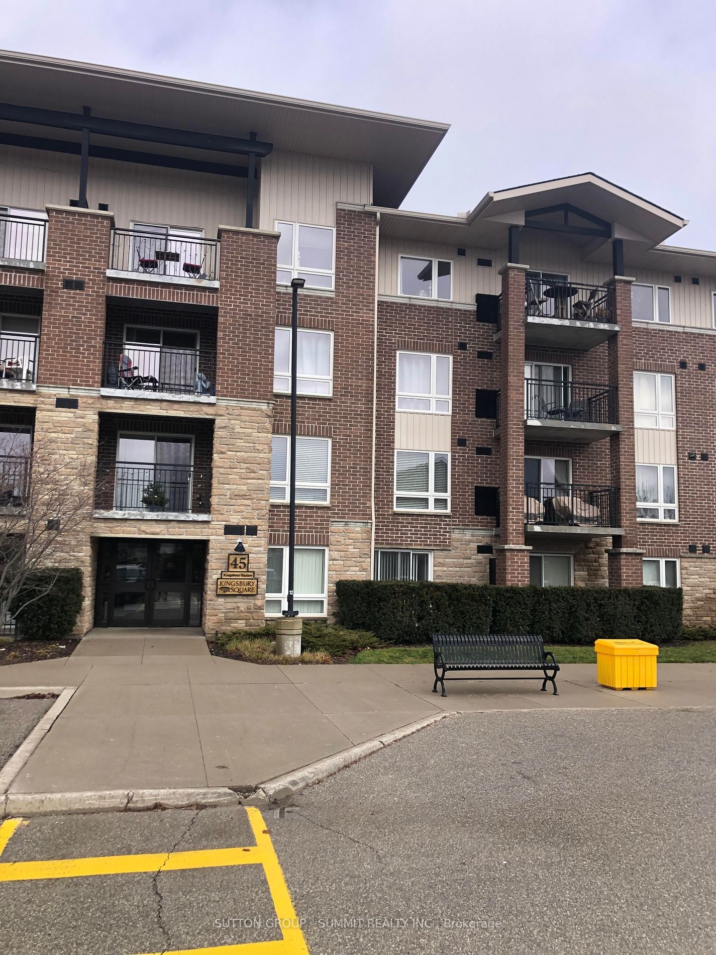 Condo leased at 303-45 Kingsbury Square, Guelph, Pine Ridge, N1L 1C3 - MLS: X11909258