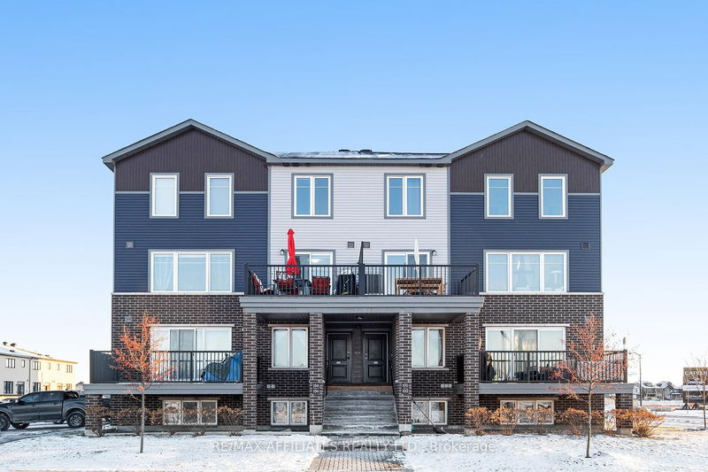 home for lease on 6-106 Chakra Street W