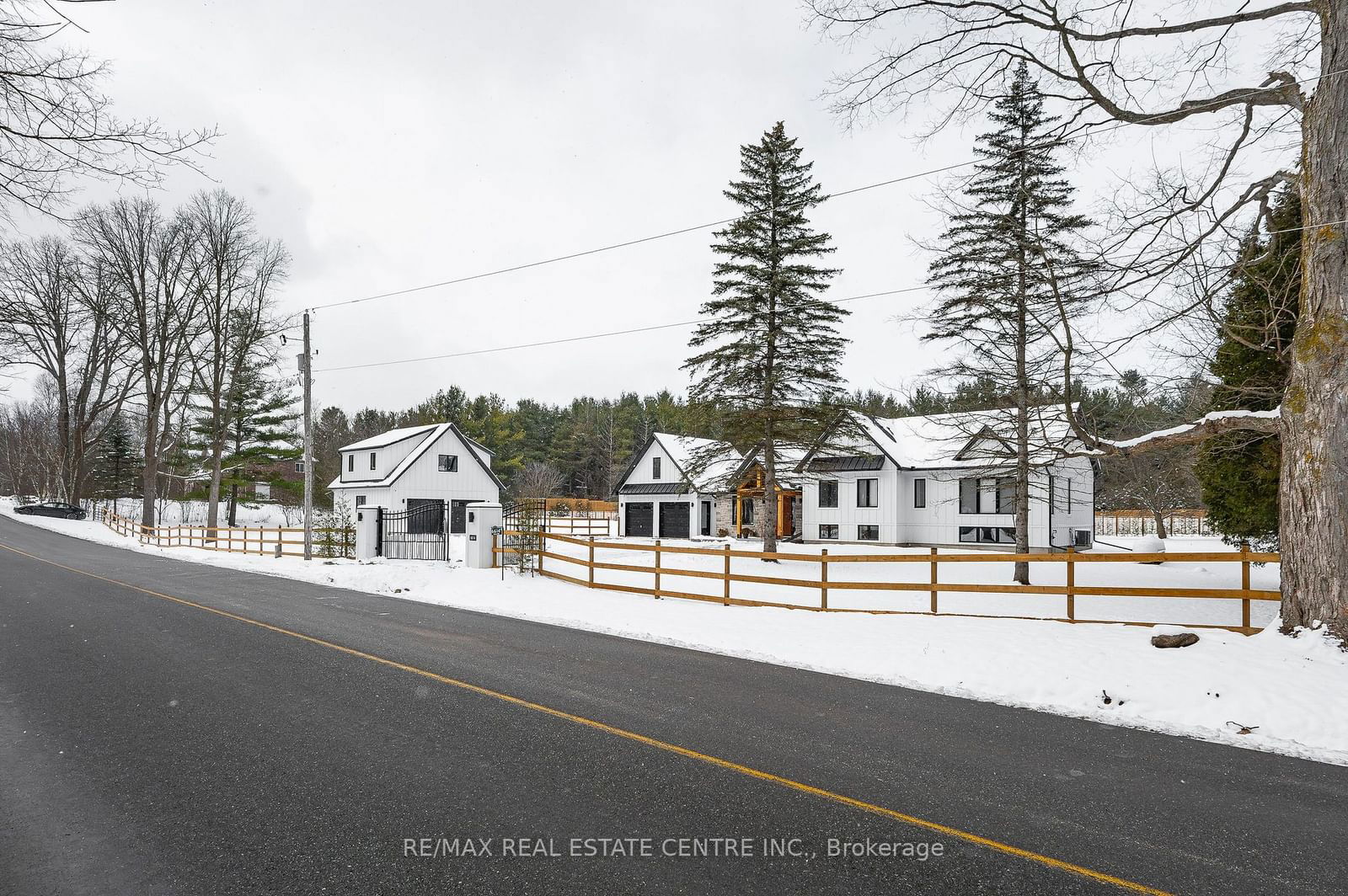 Building at 6614 Gore Road, Puslinch, Rural Puslinch