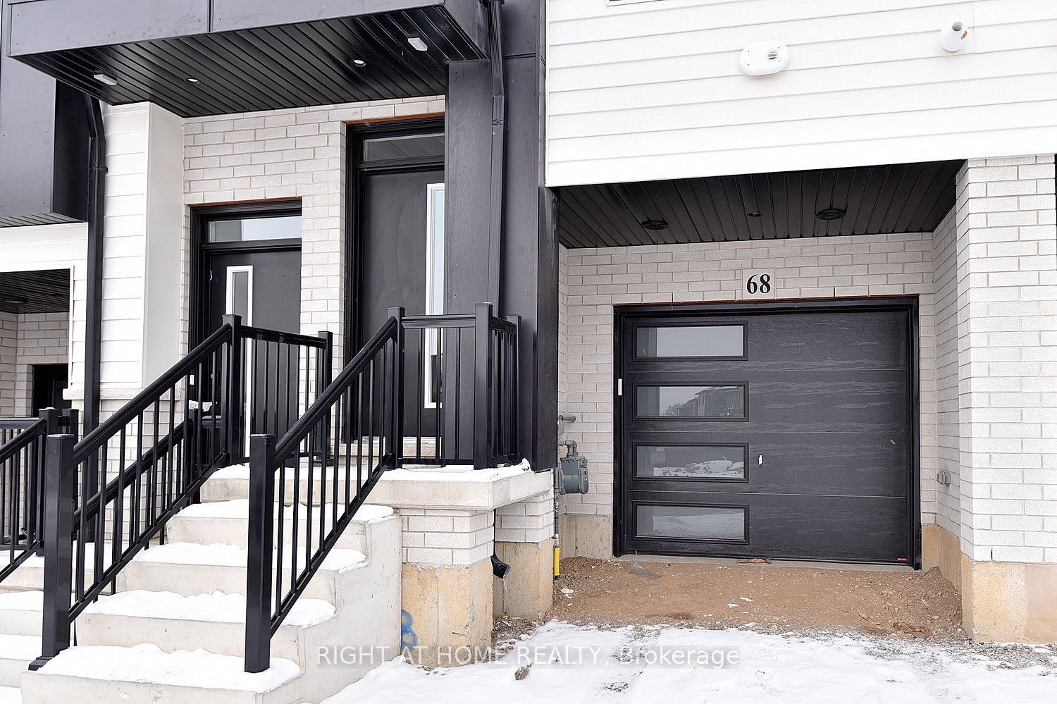 Townhouse leased at 68-55 Tom Brown Drive, Brant, Paris, N3L 0N5 - MLS: X11910136