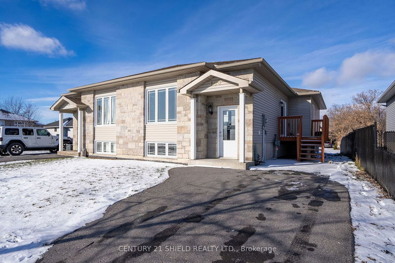 108 Forestdale Cres, Cornwall - 717 - Cornwall image-0-0