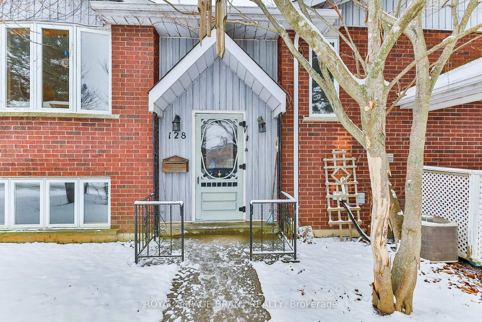 Detached House sold at 128 Aspen Street, Brant, Paris, N3L 4A7 - MLS: X11910543