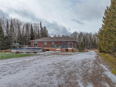 592 GENESEE LAKE Rd, Powassan - Powassan image-0-4