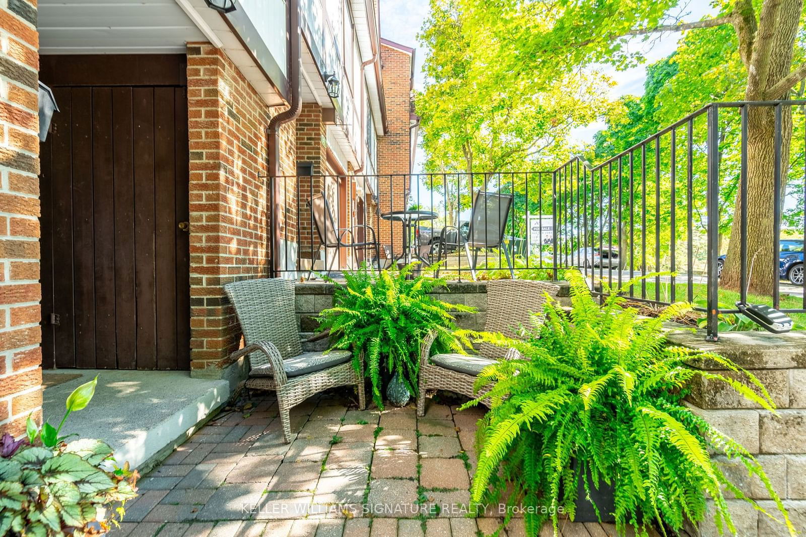 Townhouse sold at 29-11 Burdock Lane, Hamilton, Dundas, L9H 6E9 - MLS: X11910801