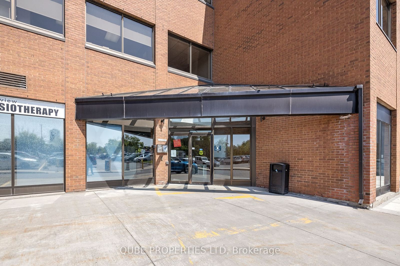 770 BROADVIEW Avenue - Photo 2