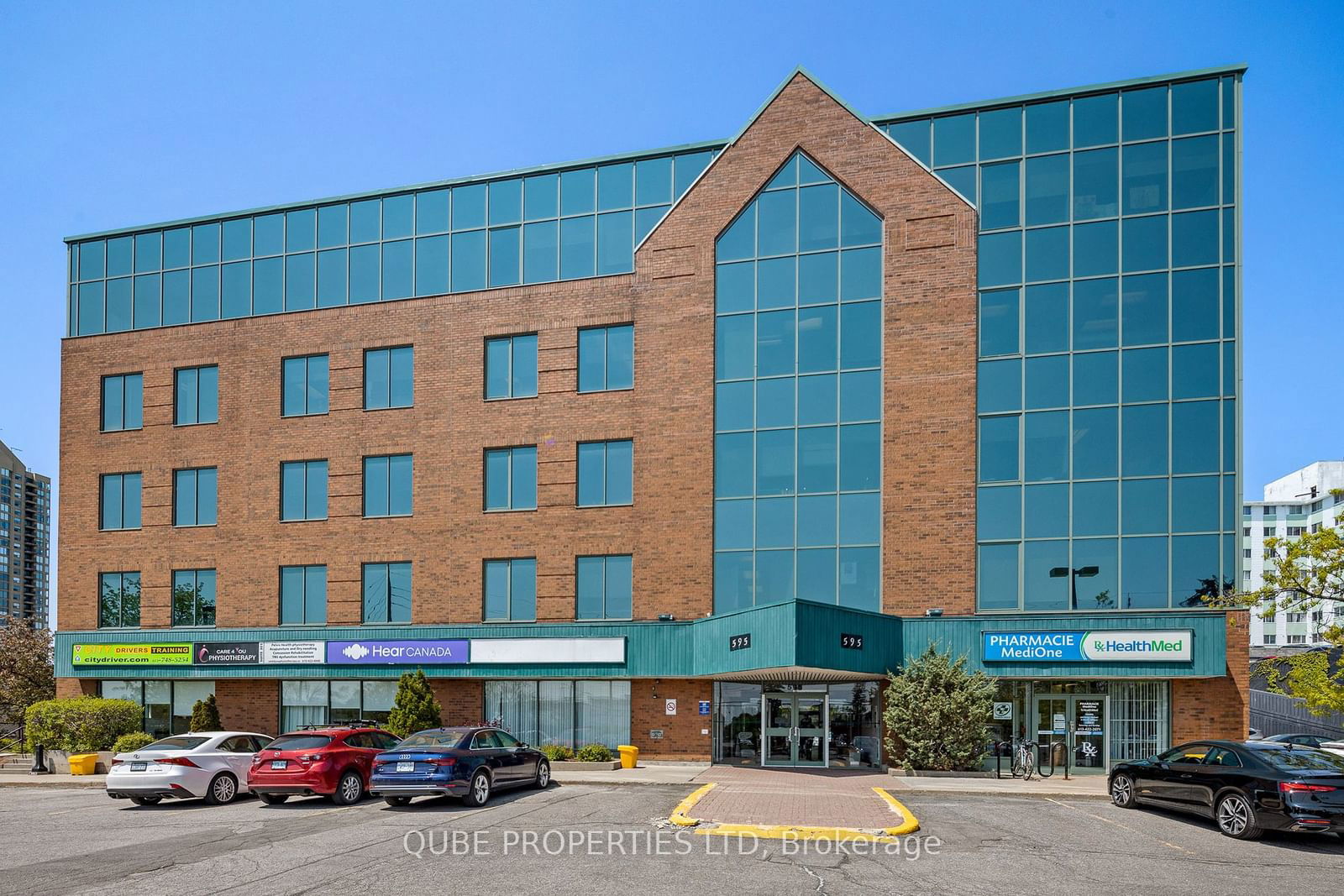 Building at 595 MONTREAL Road, Ottawa, Viscount Alexander Park