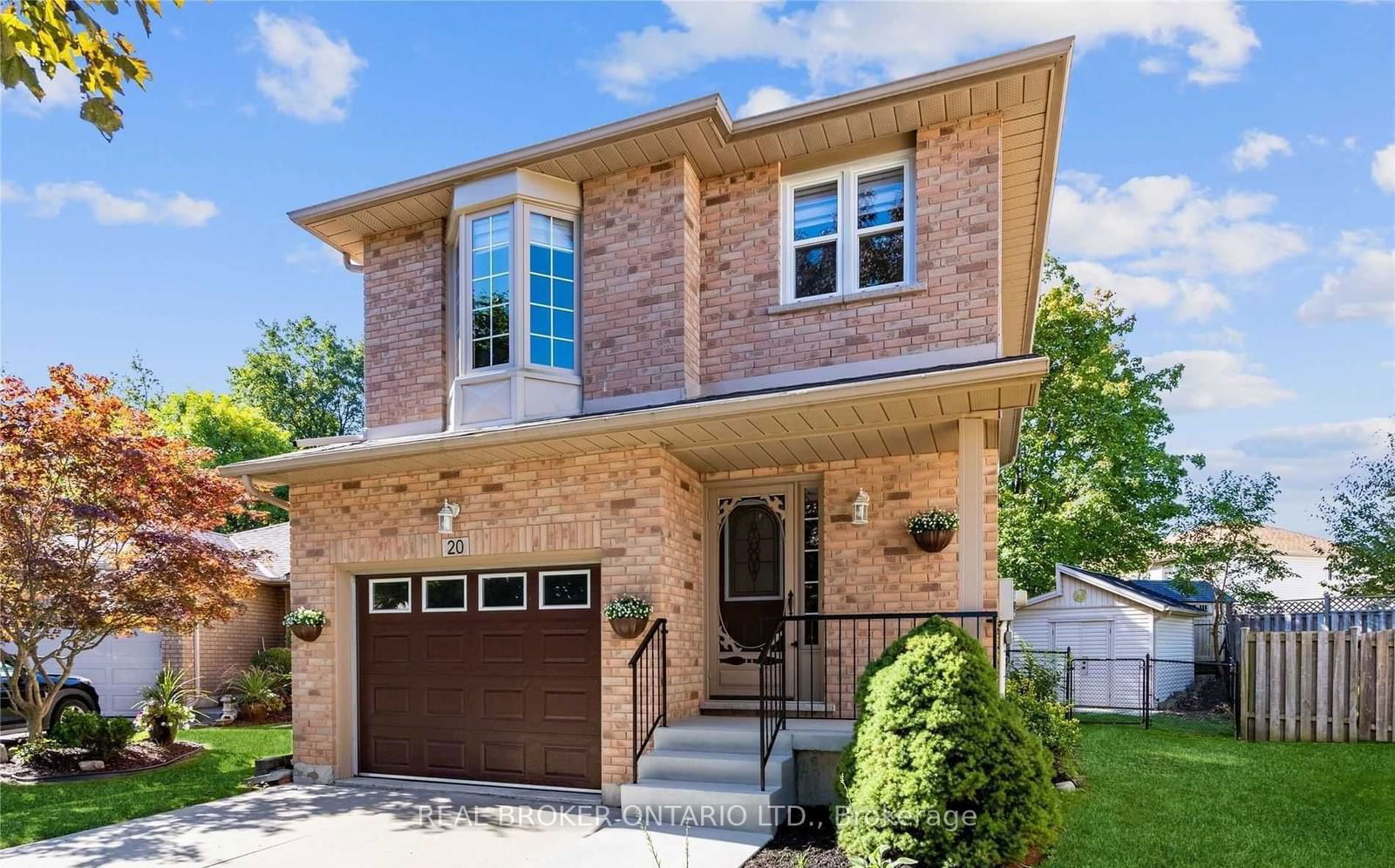 Detached House for sale at 20 Elderridge Court, Hamilton, Stoney Creek Mountain, L8J 3R1 - MLS: X11910996