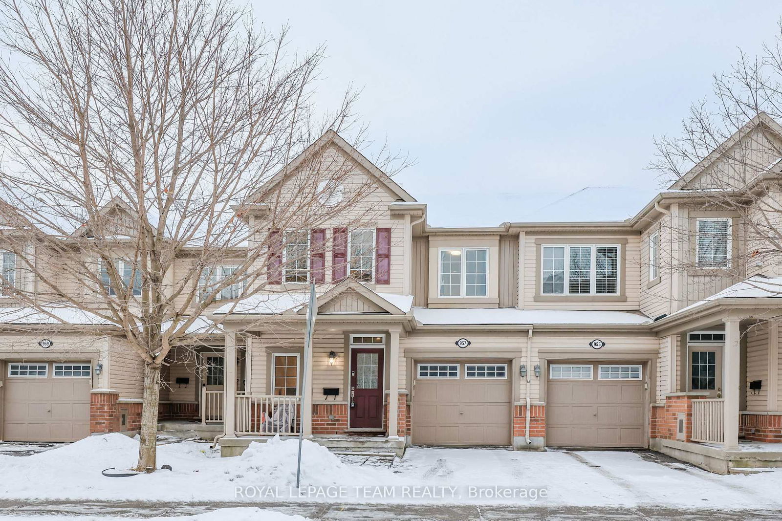 Townhouse leased at 957 MESSOR Crescent, Stittsville - Munster - Richmond, 8211 - Stittsville (North), K2S 0P2 - MLS: X11911118