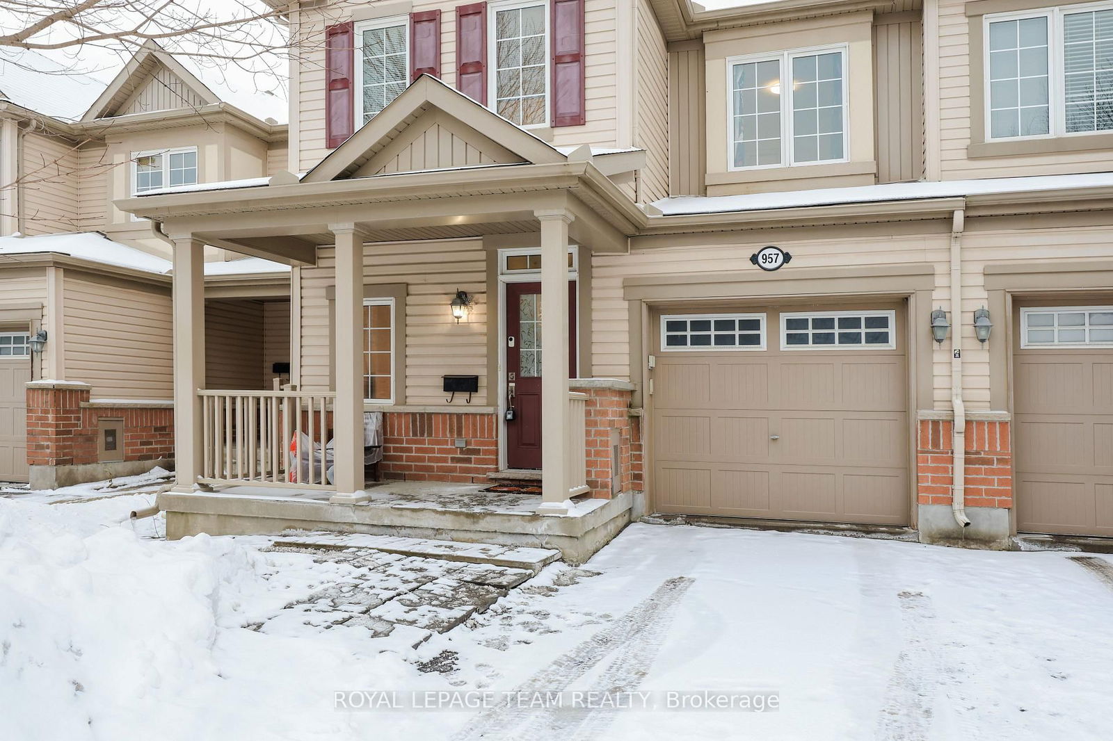 Townhouse leased at 957 MESSOR Crescent, Stittsville - Munster - Richmond, 8211 - Stittsville (North), K2S 0P2 - MLS: X11911118