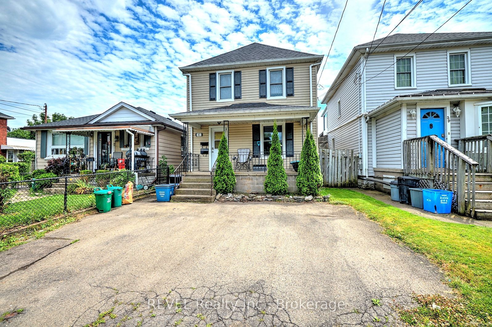 Semi-Detached House sold at 41 Albert Street, Welland, L3B 4L1 - MLS: X11911294