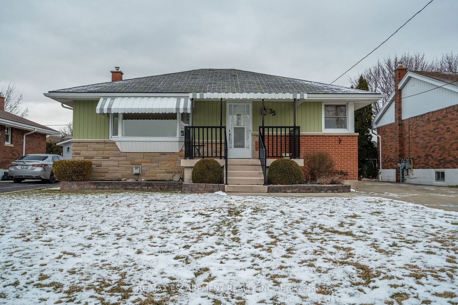 Detached House for sale at 35 Wildewood Avenue, Hamilton, Huntington, L8T 1X4 - MLS: X11911635