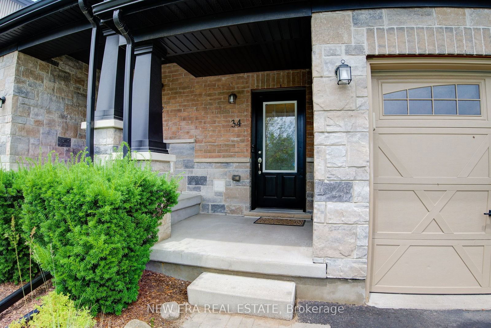 Townhouse sold at 34 Arlington Crescent, Guelph, Pine Ridge, N1L 0L1 - MLS: X11911972