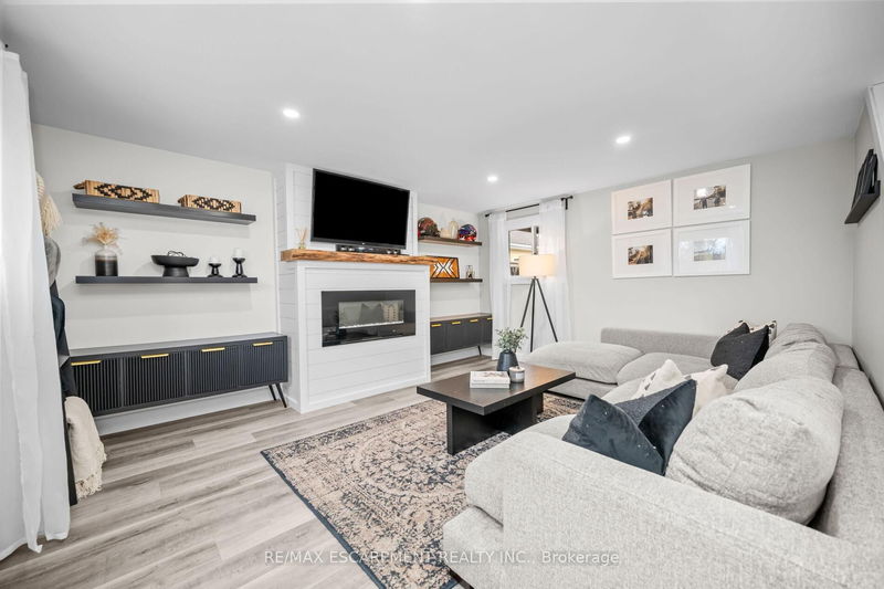 home for lease on 163 Battery Street