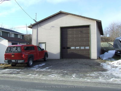 1029 Riverside Dr, Parry Sound, Unorganized District - Wallbridge