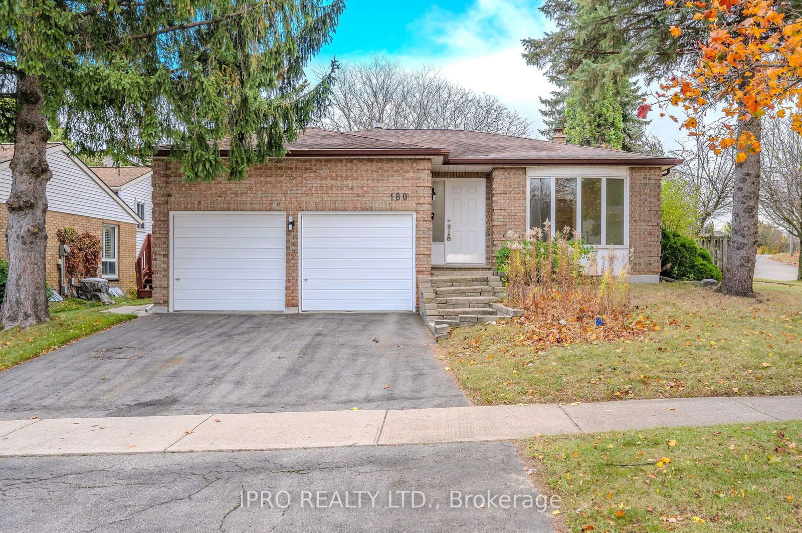 Detached House sold at 180 Westvale Drive, Waterloo, N2T 1C2 - MLS: X11912617