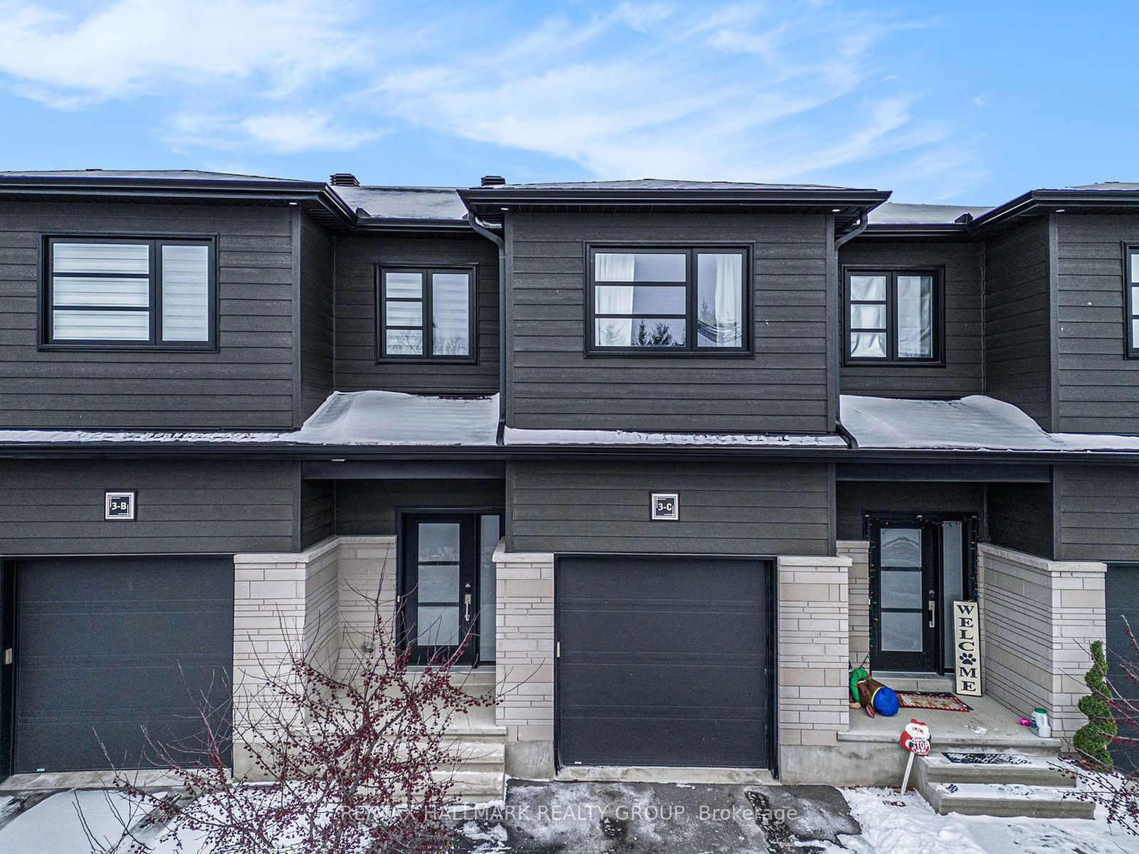 Townhouse sold at c-3 Flagstone Private Lane, North Stormont, 711 - North Stormont (Finch) Twp, K0A 1R0 - MLS: X11912673