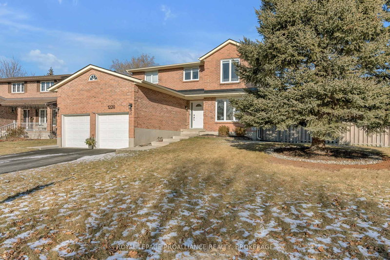 1220 Humberside Dr, Kingston, K7P 2P3 | Image 2
