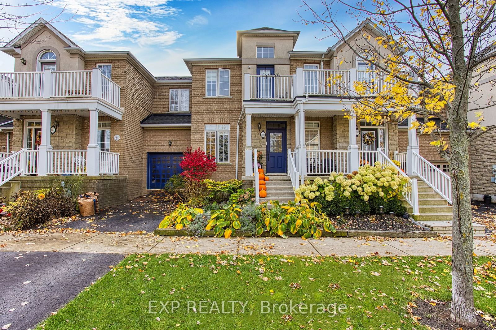 Townhouse sold at 228 Springstead Avenue, Hamilton, Winona Park, L8E 6C7 - MLS: X11913381