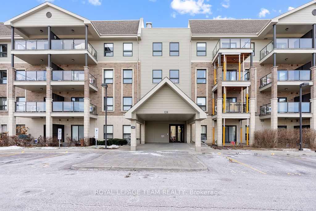 Condo sold at 201-120 PRESTIGE Circle, Orleans - Cumberland and Area, 1101 - Chatelaine Village, K4A 1B4 - MLS: X11913507