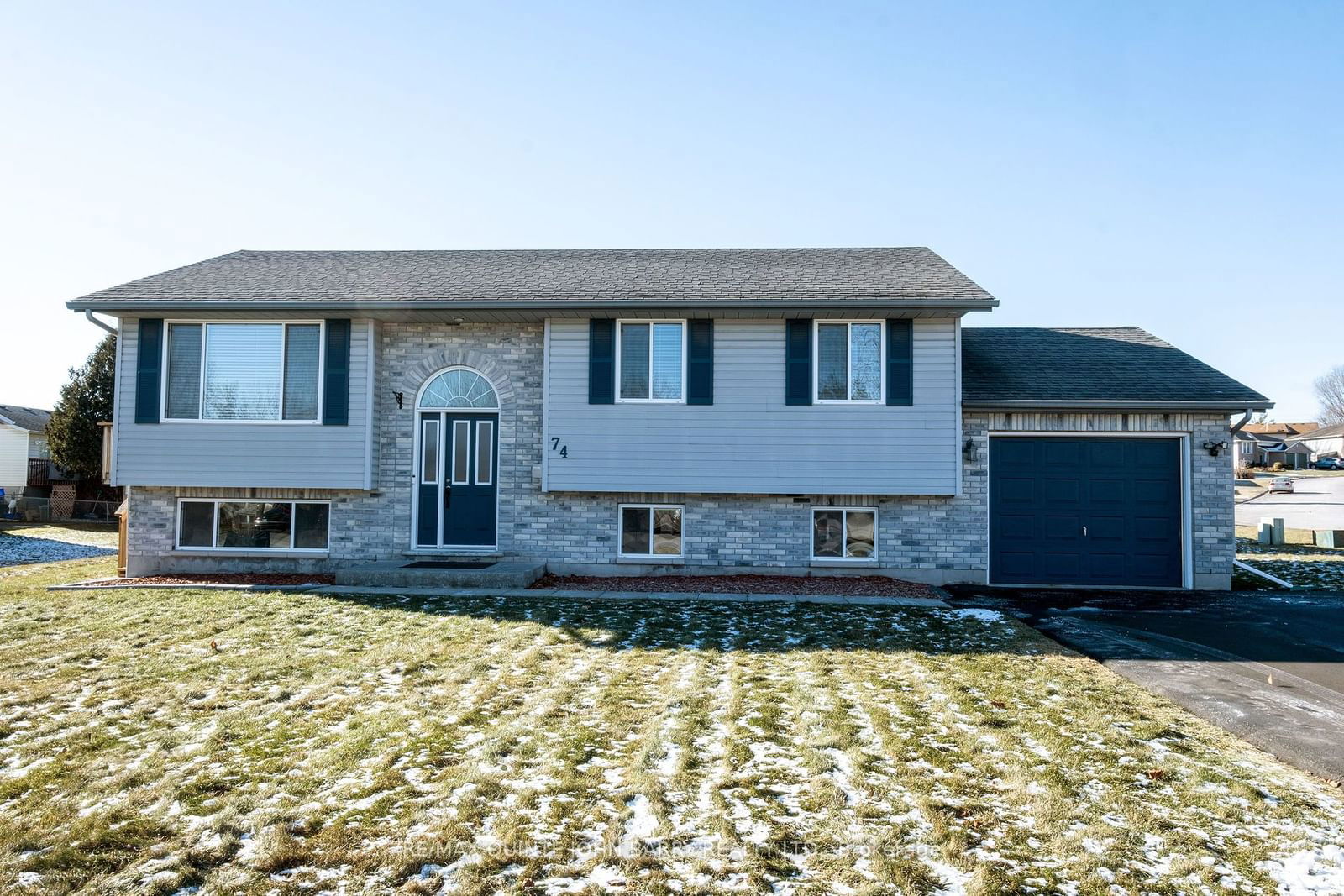 Detached House sold at 74 Ireland Drive, Quinte West, K8V 6T6 - MLS: X11913540