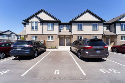 Townhouse for lease at 92-7768 ASCOT Circle, Niagara Falls, 213 - Ascot, L2H 3P9 - MLS: X11913613