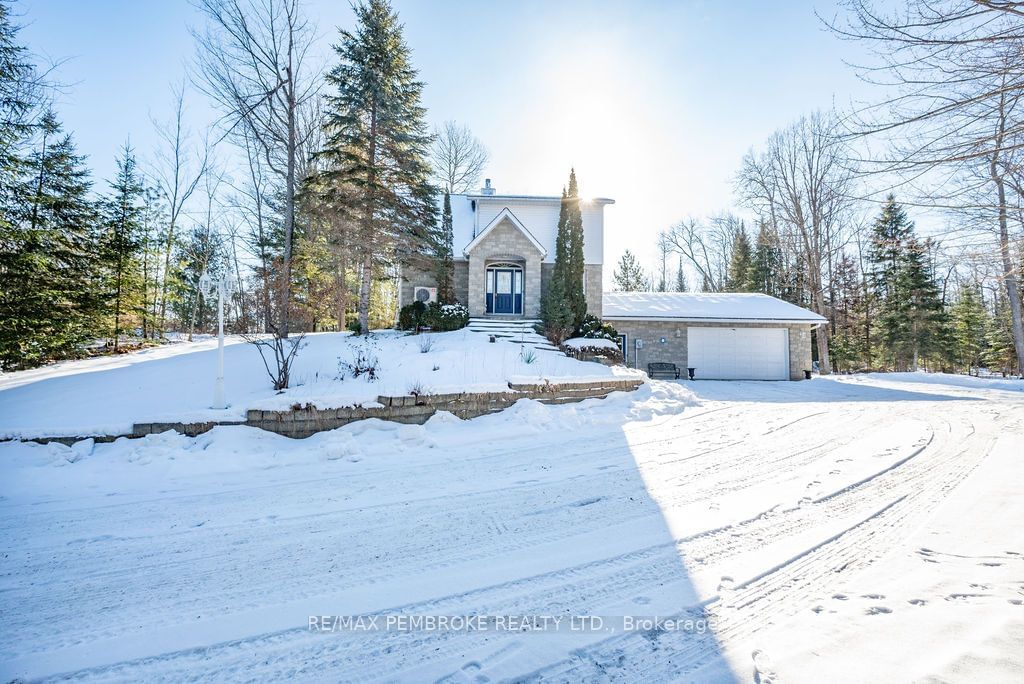 Detached House sold at 323 River Drive, Petawawa, 520 - Petawawa, K8A 6W7 - MLS: X11913766