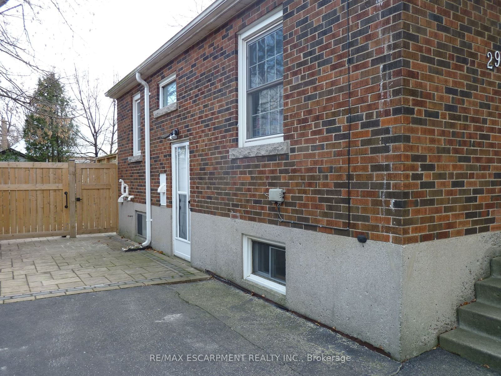 Detached House leased at Lower-29 East 41st Street, Hamilton, Sunninghill, L8T 2Z4 - MLS: X11914099