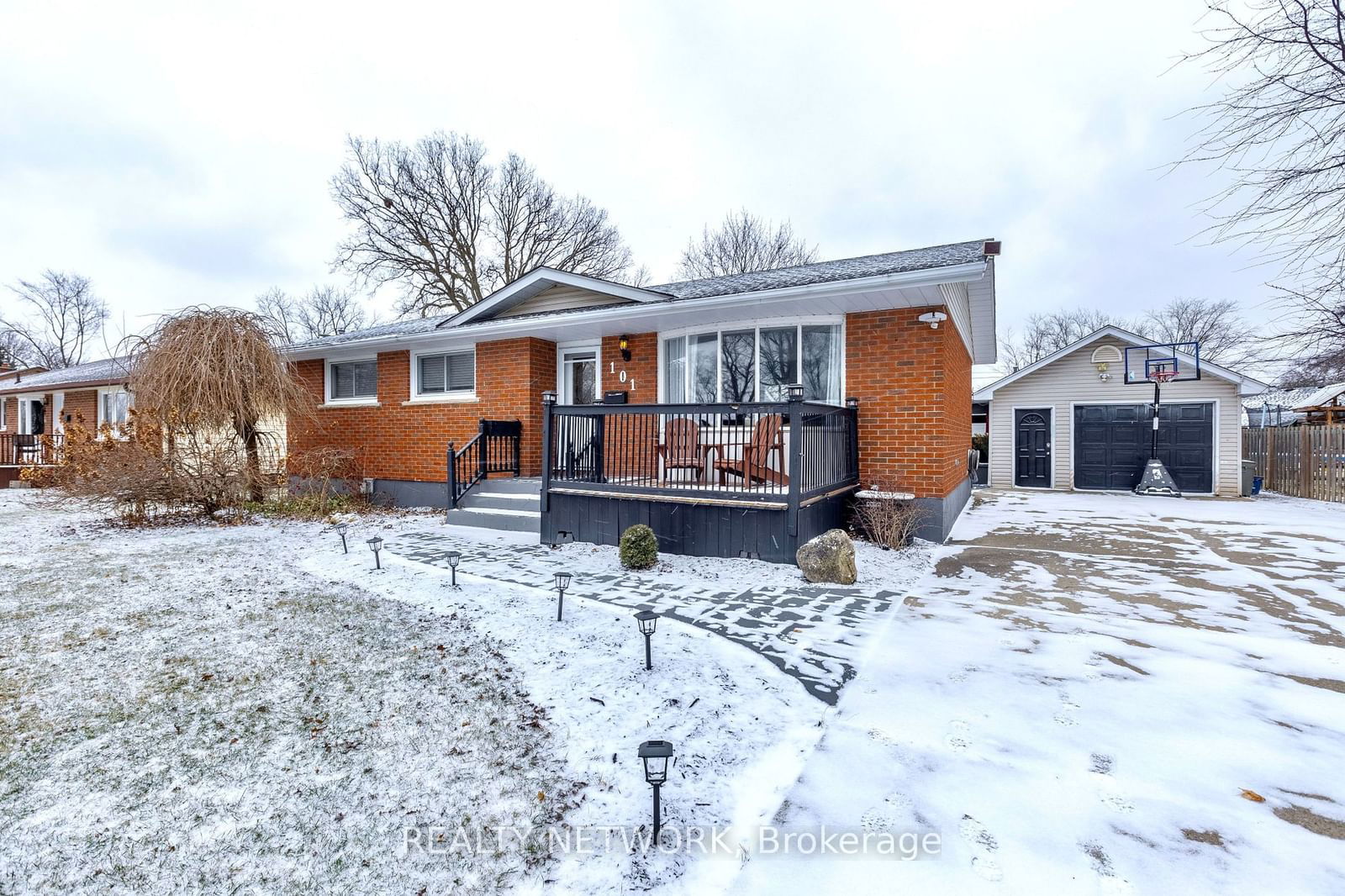 Detached House sold at 101 James Street, Welland, 774 - Dain City, L3B 5M5 - MLS: X11914598