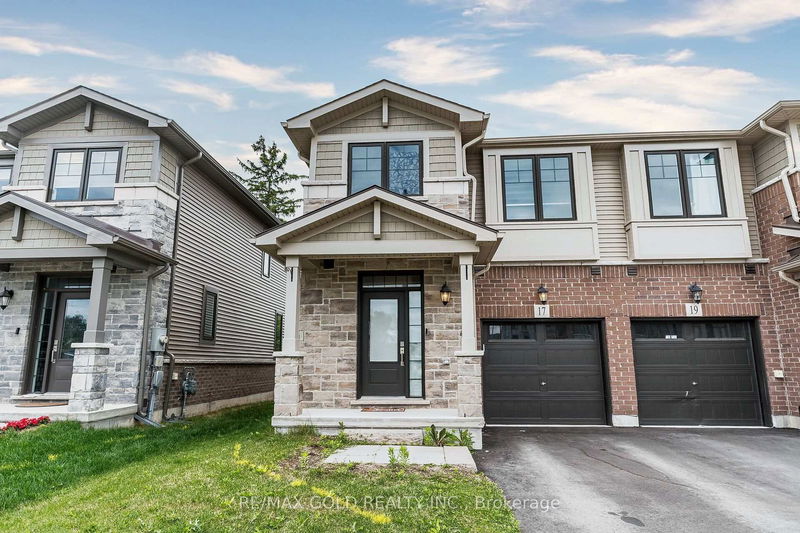 home for sale on 17 Hollywood Court