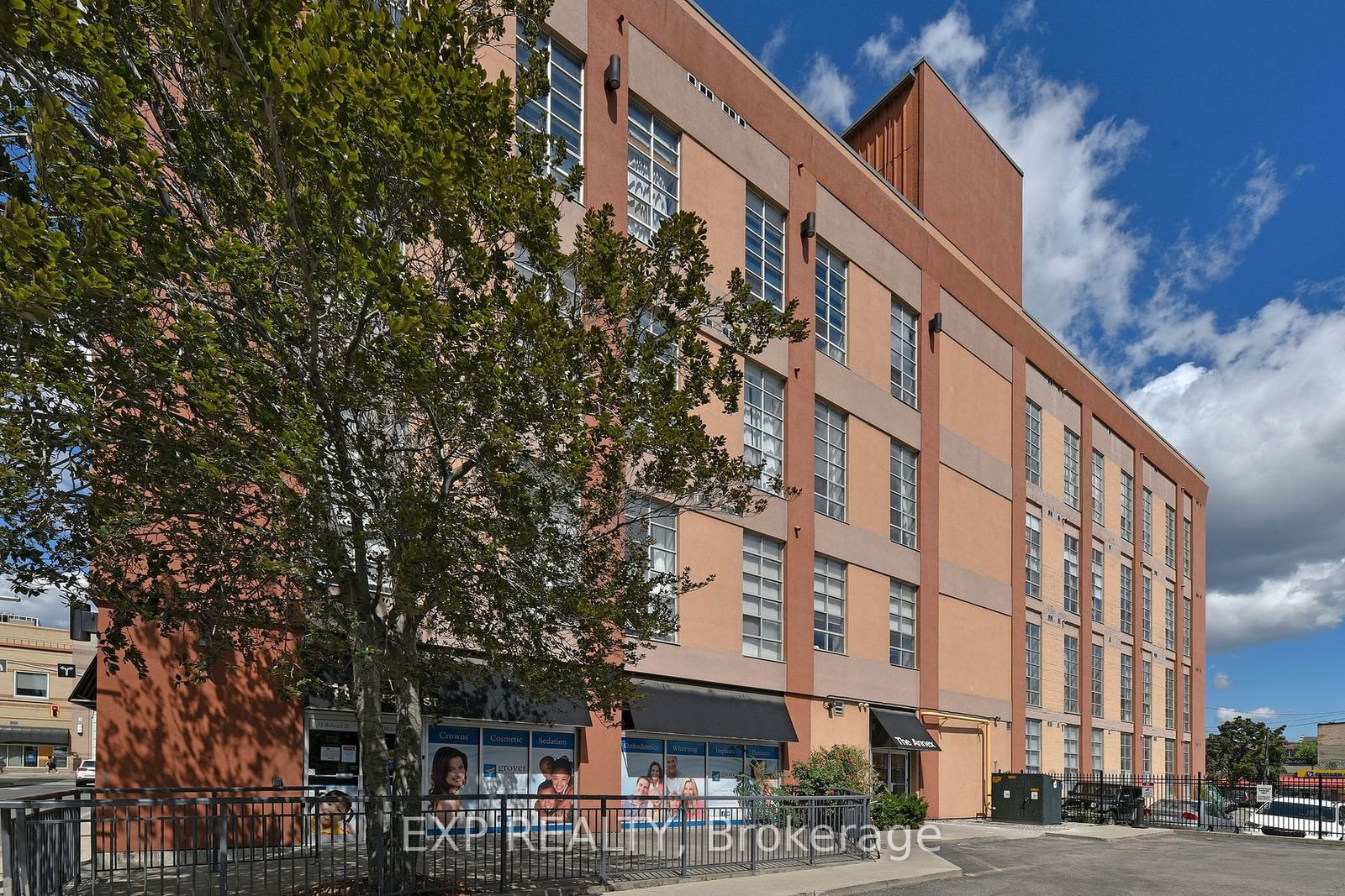 Condo for sale at 204-11 Rebecca Street, Hamilton, Beasley, L8R 3H7 - MLS: X11915001