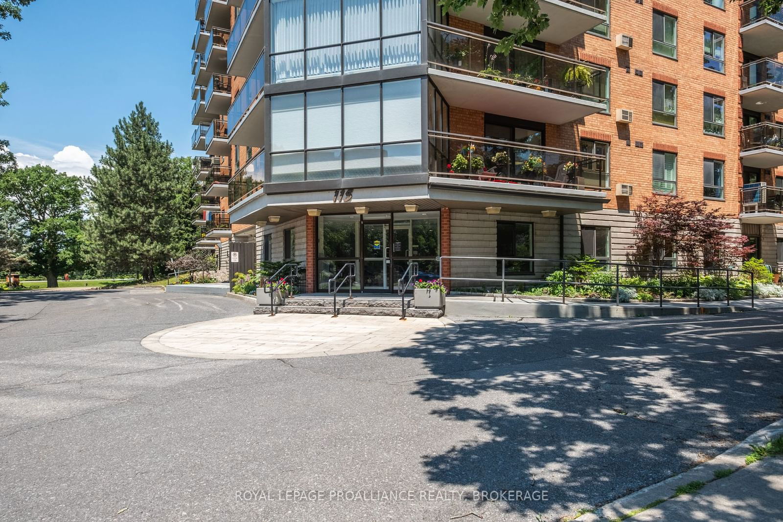 Condo sold at 408-115 Barrett Court, Kingston, Kingston East (Incl Barret Crt), K7L 5H6 - MLS: X11915268