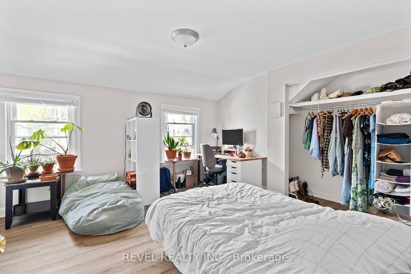 33 Cline Ave N, Hamilton, L8S 3Z3 | Image 2