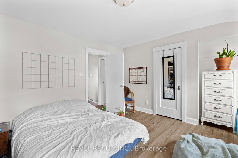 33 Cline Ave N, Hamilton, L8S 3Z3 | Image 3