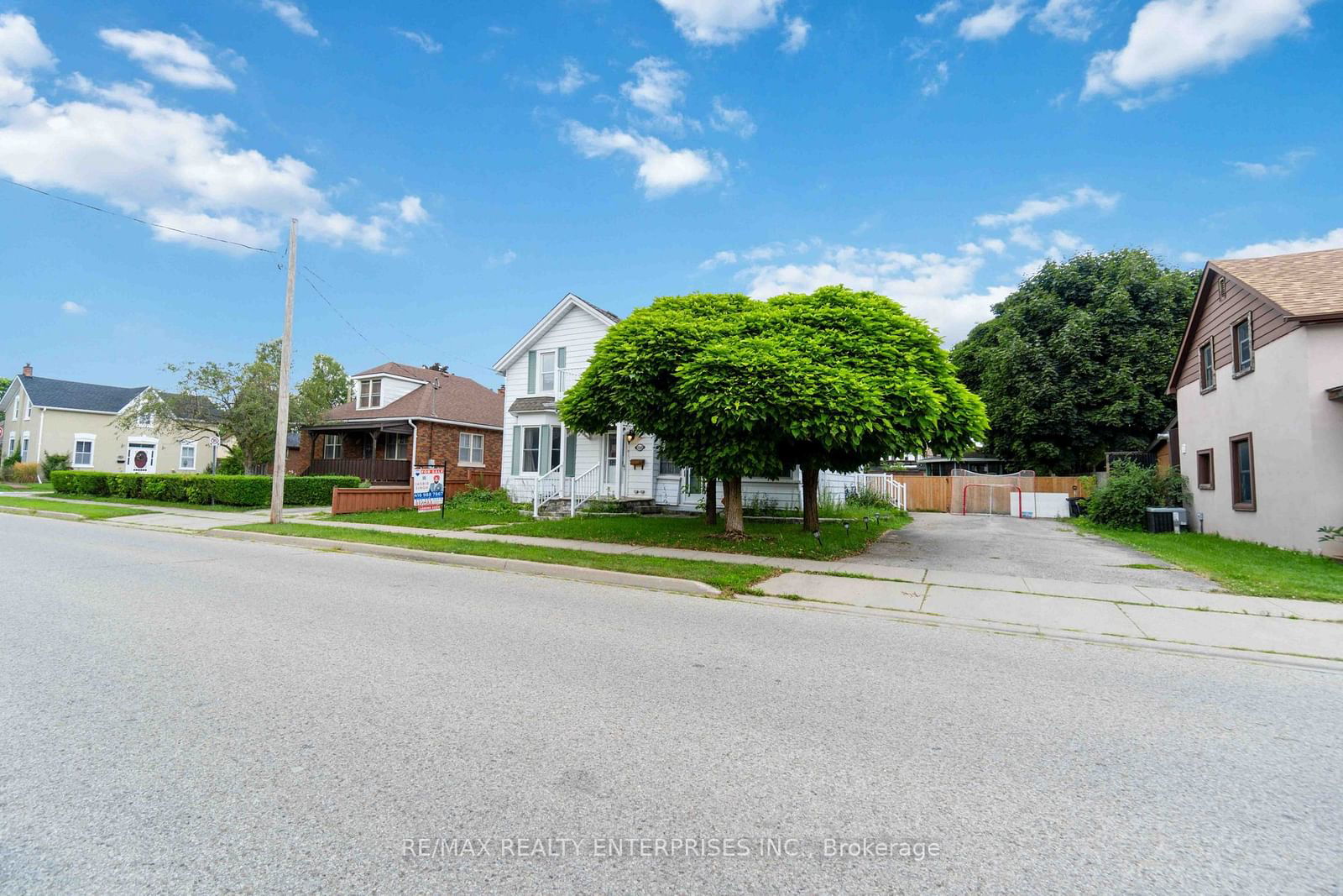 Detached House sold at 1225 Queenston Road, Cambridge, N3H 3L3 - MLS: X11915483