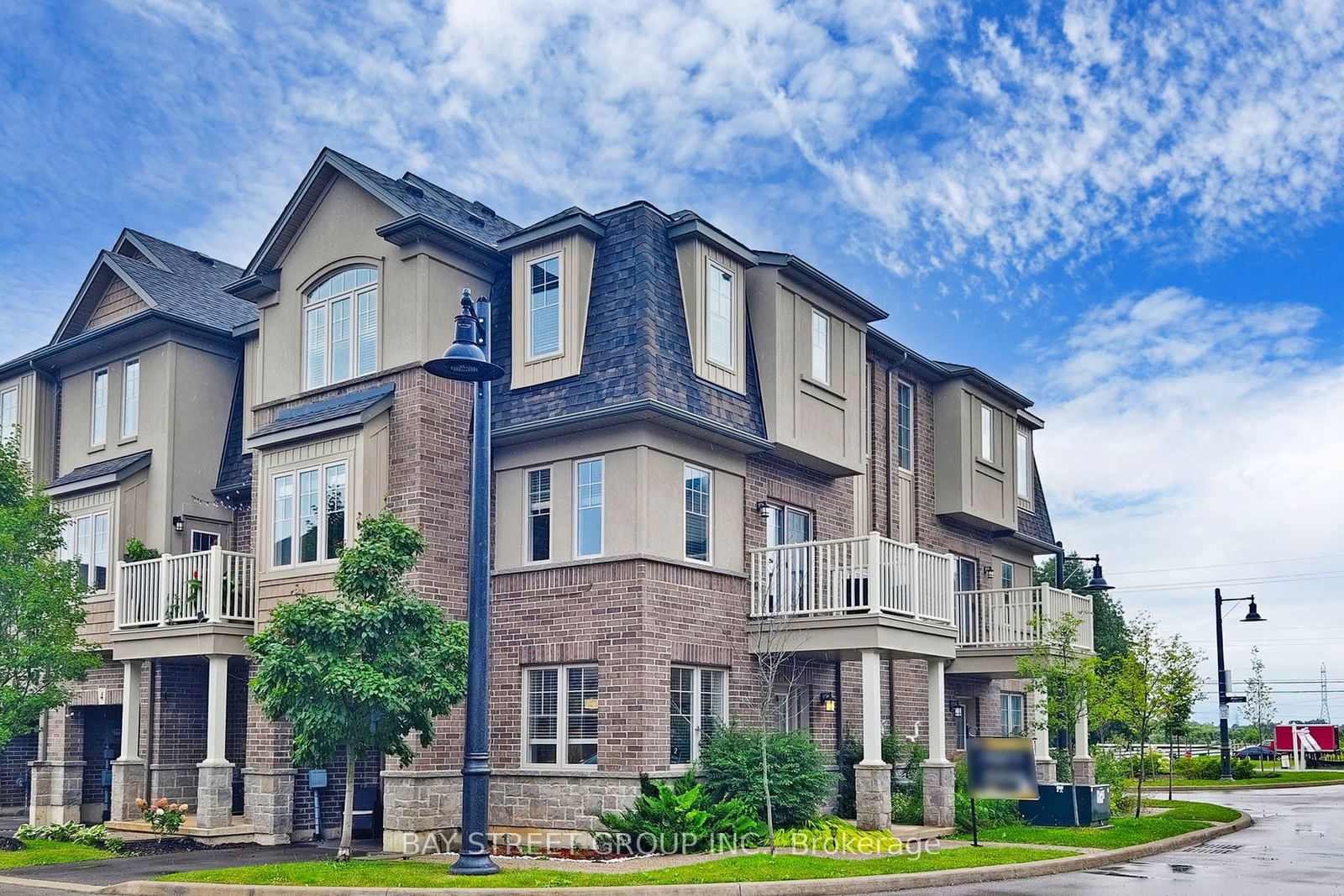 Townhouse sold at 2 Groom Lane, Hamilton, Ancaster, L9K 0K1 - MLS: X11915539