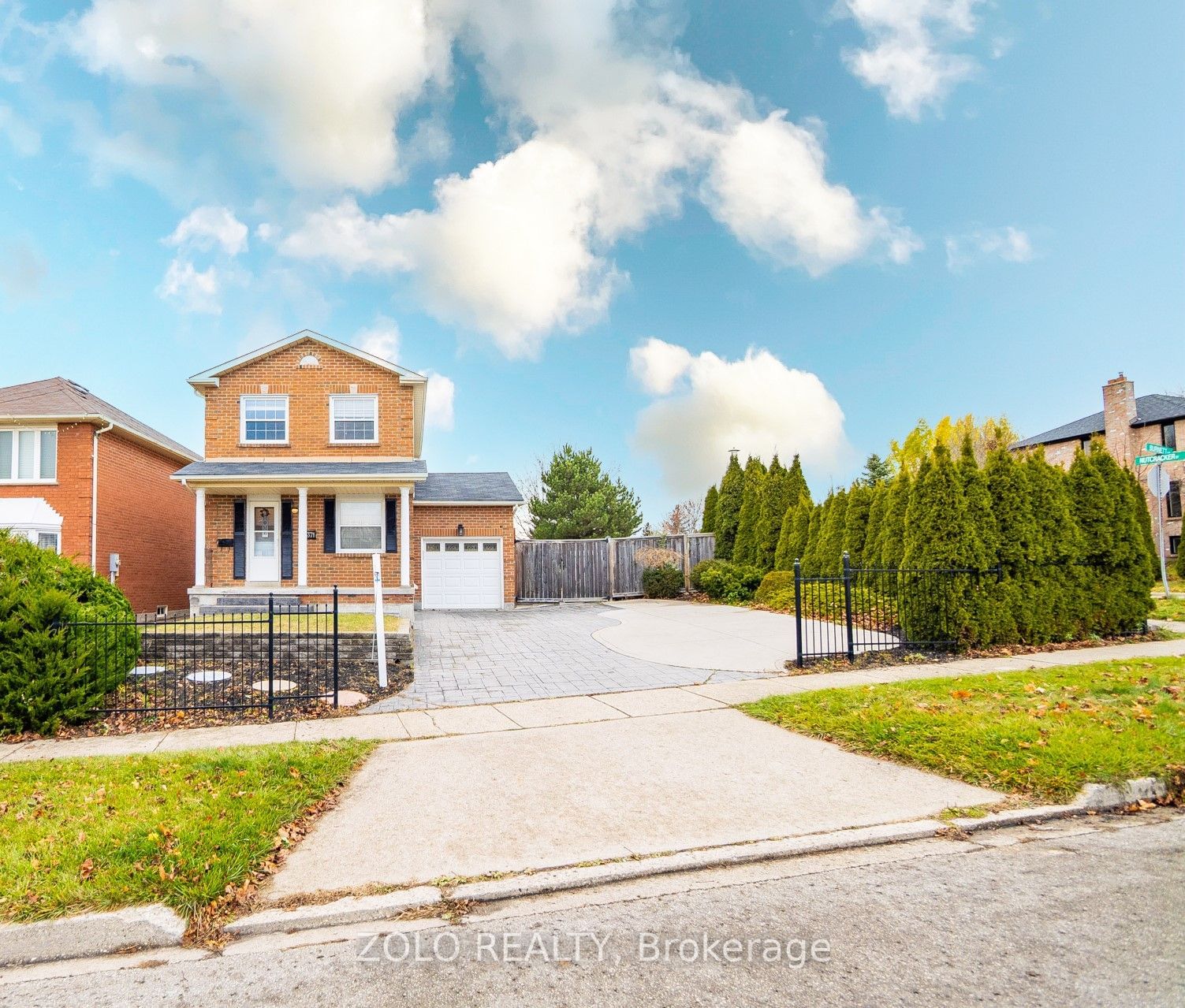 Detached House sold at 371 Burnett Avenue, Cambridge, N1T 1G6 - MLS: X11915761