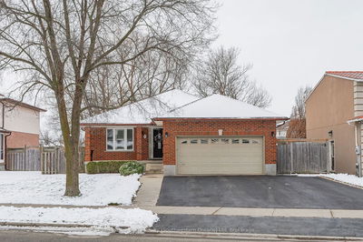 8 Flaherty Dr, Guelph - Willow West/Sugarbush/West Acres image-0-1