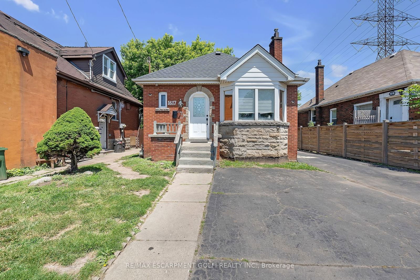 Detached House for sale at 1617 Main Street, Hamilton, Homeside, L8H 1C4 - MLS: X11915885