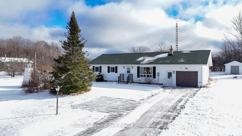 26 Maple Golf Cres, Northern Bruce Peninsula - Northern Bruce Peninsula image-0-0