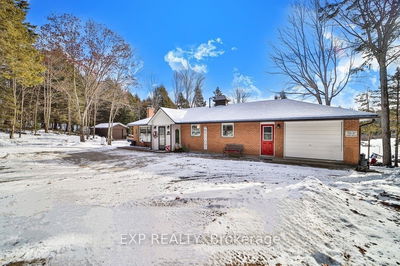 40 Gilmour Point Rd, North Kawartha - Rural North Kawartha image-0-2