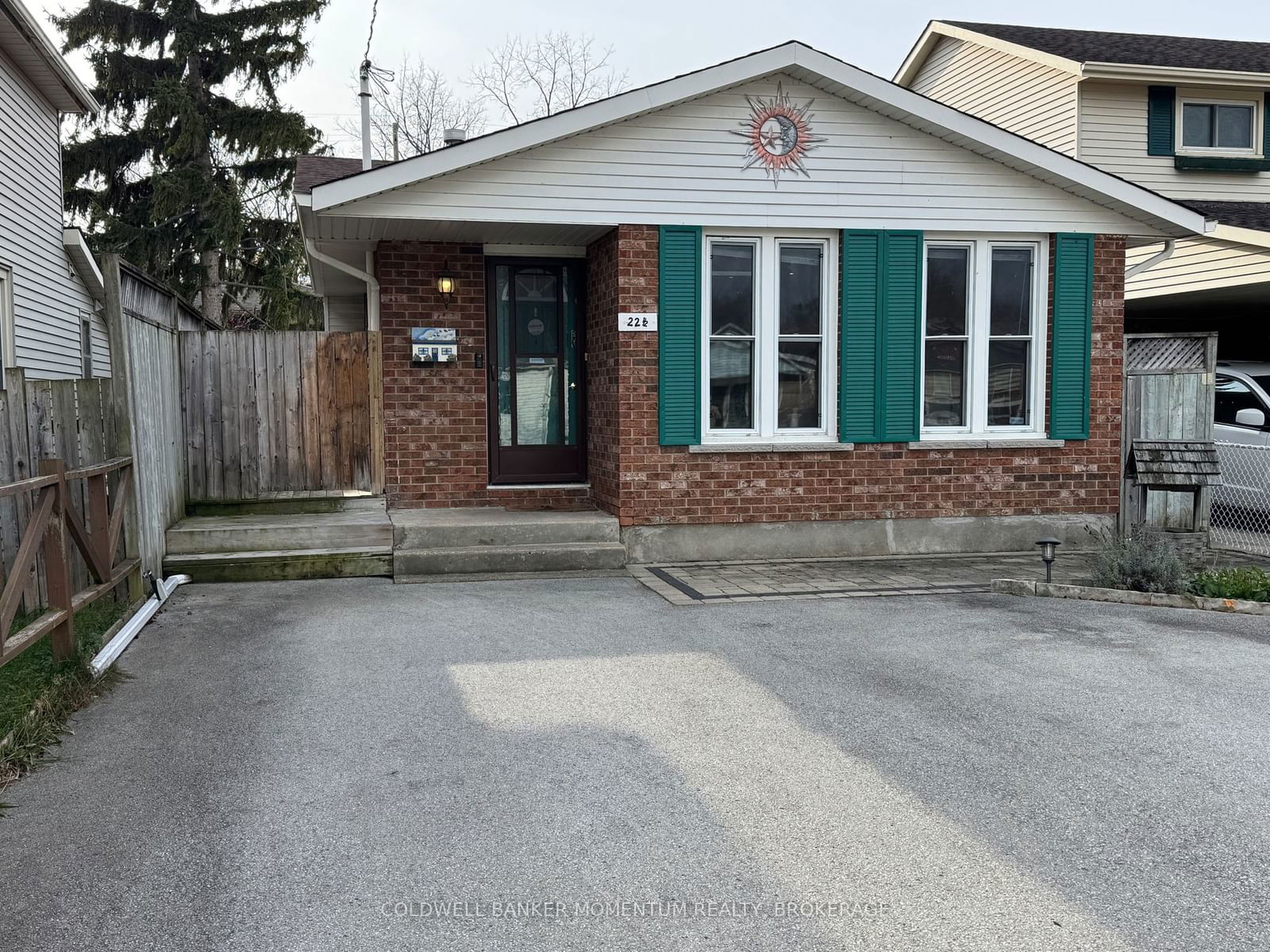 Detached House for sale at 22 1/2 Durham Drive, St. Catharines, 436 - Port Weller, L2M 1B9 - MLS: X11917023