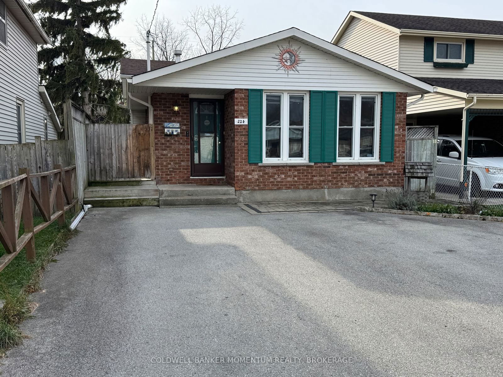 Detached House for sale at 22 1/2 Durham Drive, St. Catharines, 436 - Port Weller, L2M 1B9 - MLS: X11917023